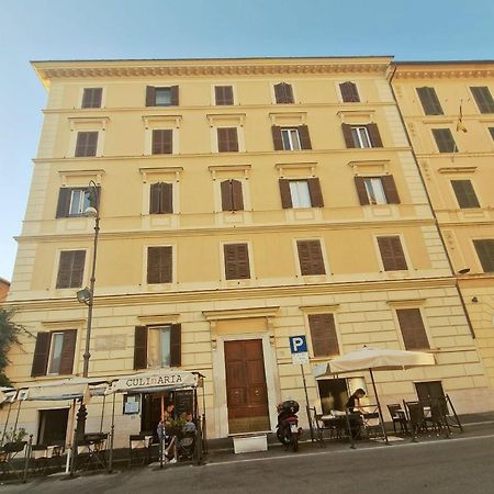 Casa Totti Bed & Breakfast Rome Exterior photo